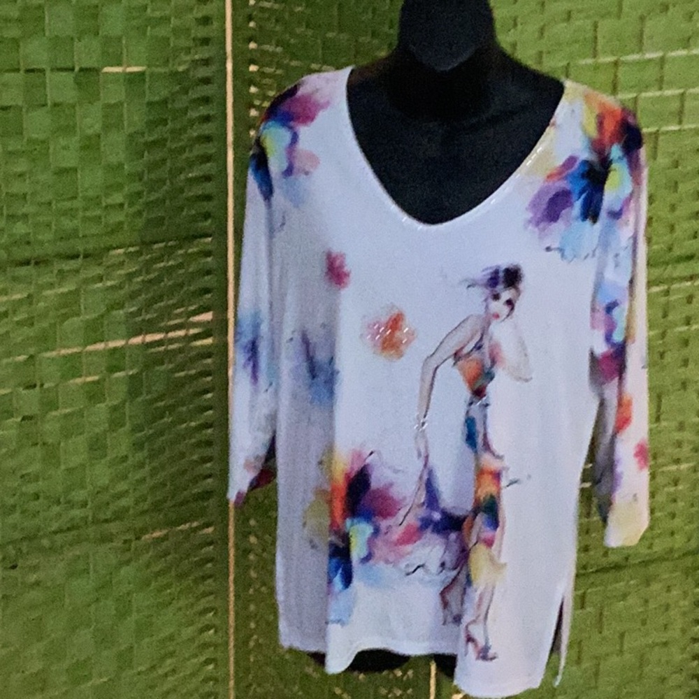 💃NWOT V -Neckline Embellished With Bling Boutique Style Top So Much Fun to Wear💃